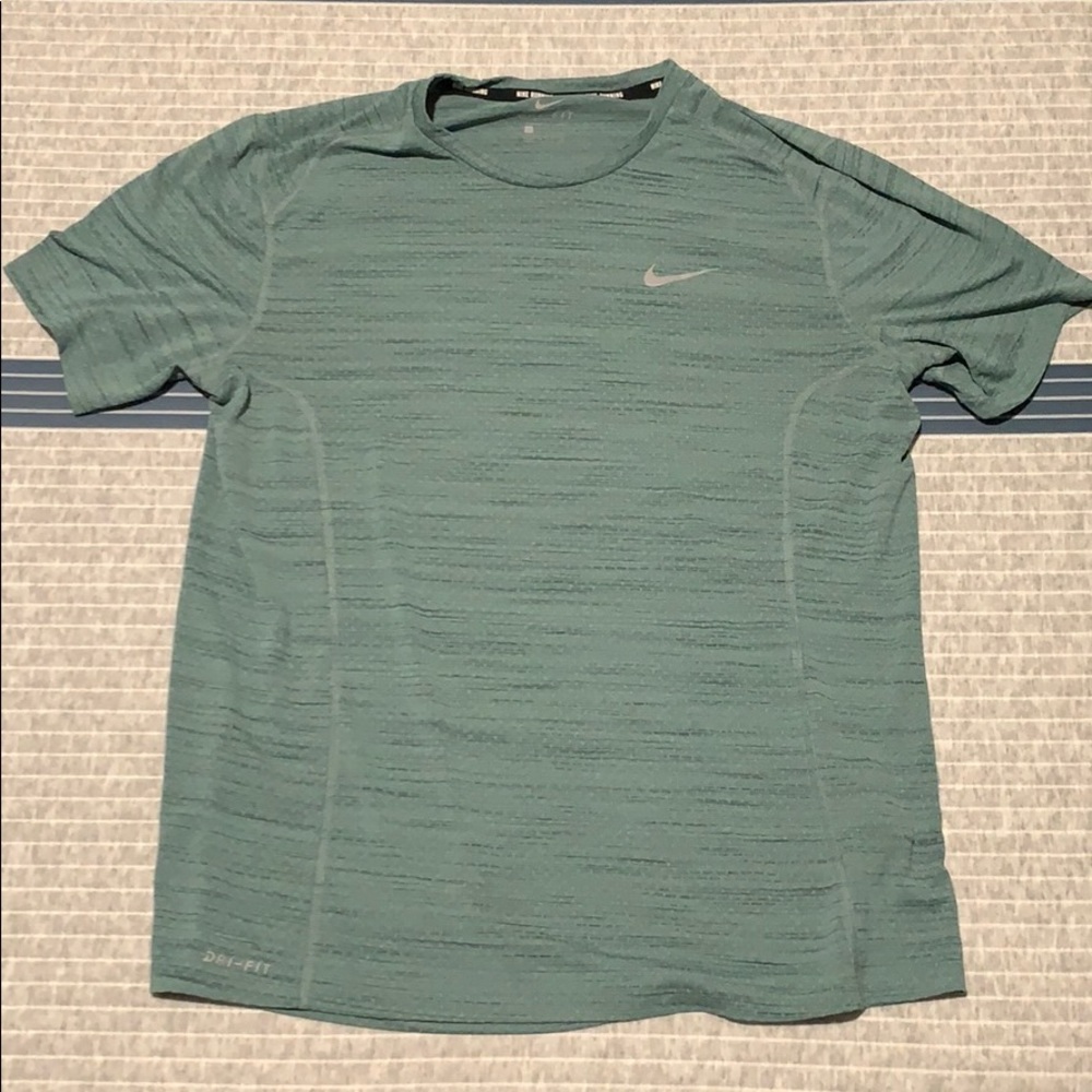Nike Dri-fit Tee Men’s size L